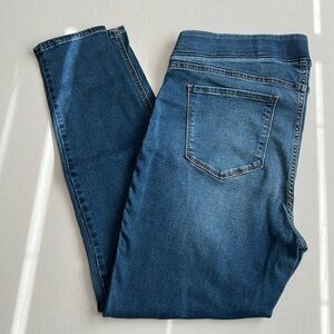 EUC Rockstar Jeggings. #1117